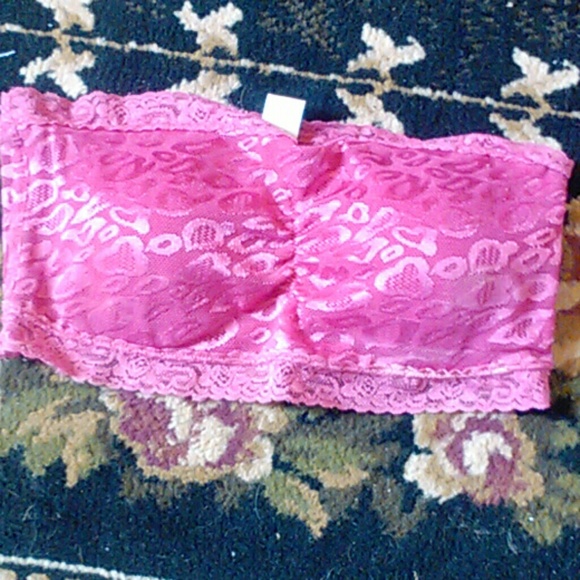 Pink cheetah bandue
