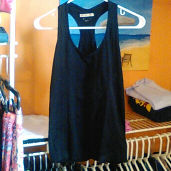 Black running top