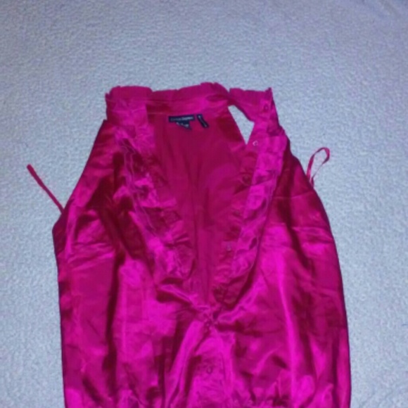 Sleeveless blouse