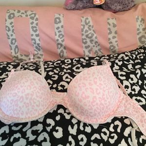 GIFTED:;PINK by Victoria'sSecrert T-shirt Demi bra