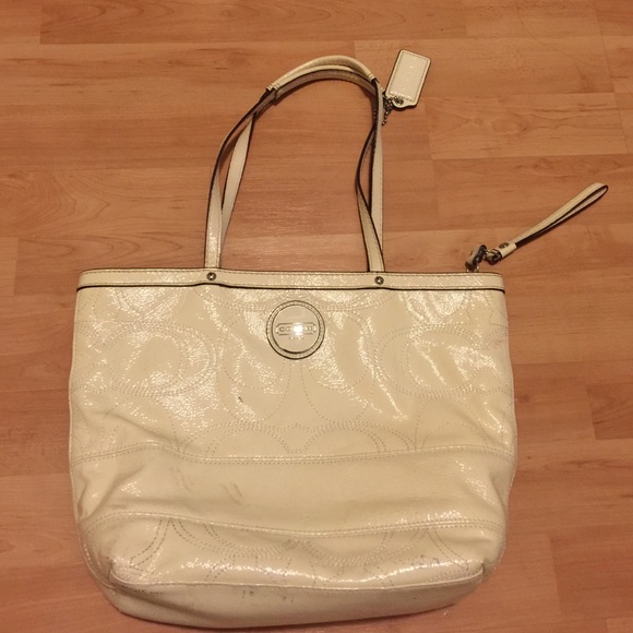 Used in good condition COACH purse.