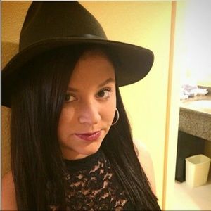 Meet your Posher, Jillian