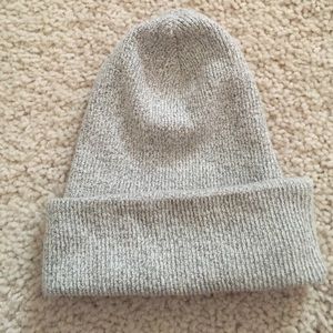 Brandy Melville beanie