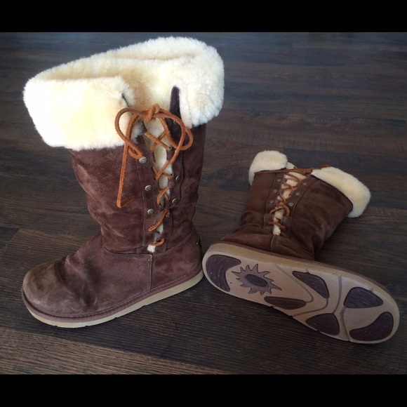 UGG Australia Upside boot