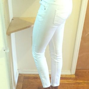 White crop jeans