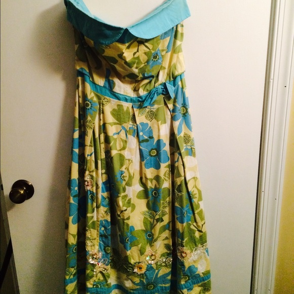 Strapless dress