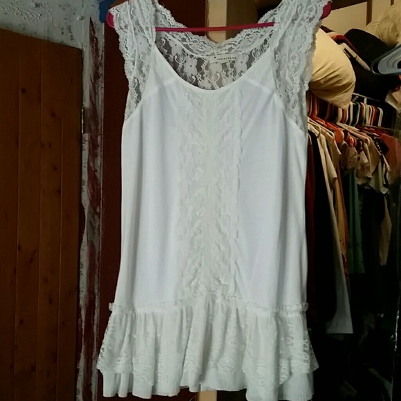 Off white lacy top - Picture 1 of 3