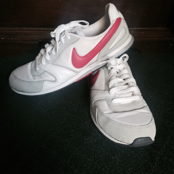 Womens Nike Tennis Shoes