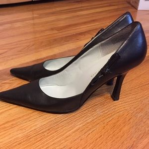 Black Tommy Hilfiger pumps