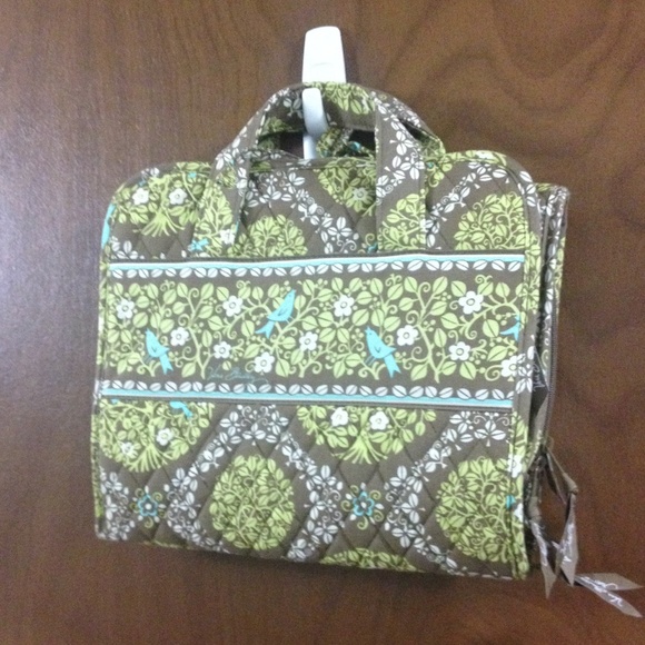 Hanging travel organizer