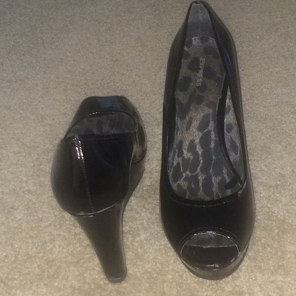 Black Patent Wedges!