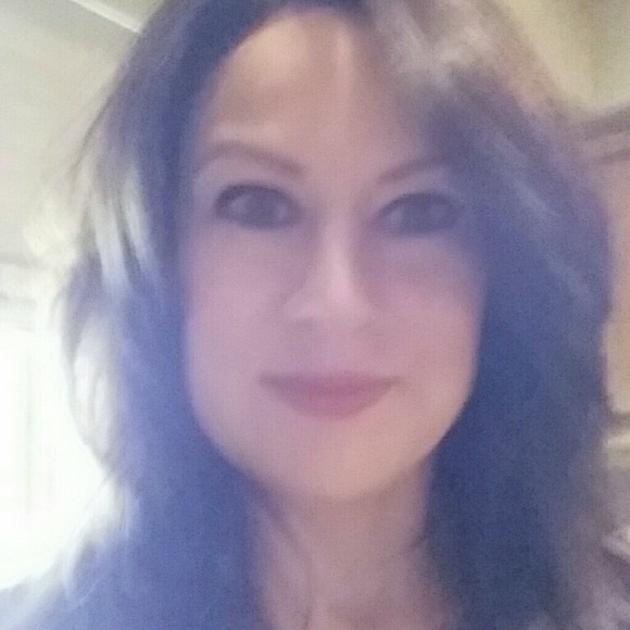 Meet your Posher, Cheryl - Picture 3 of 4