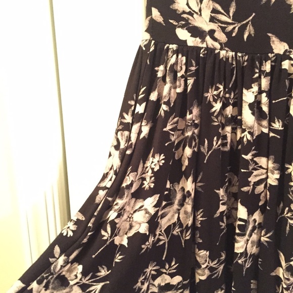 SOLD ON MERC - Picture 3 of 4