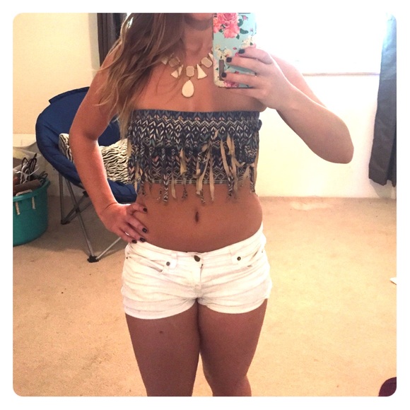 Sleeveless fringe crop