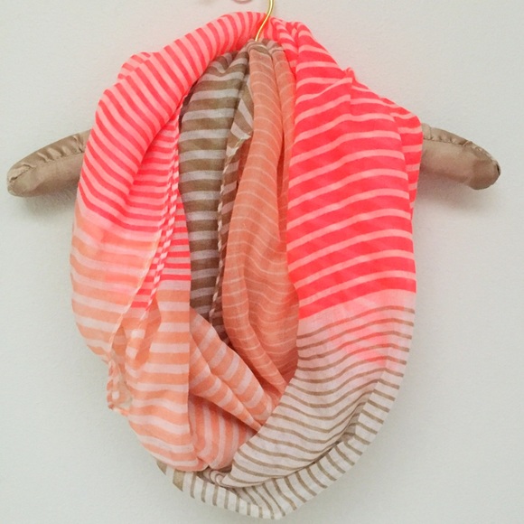 ✨NWT Striped Infinity Scarf✨