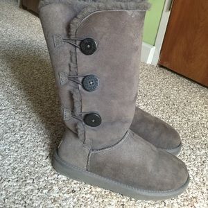 Gray Uggs