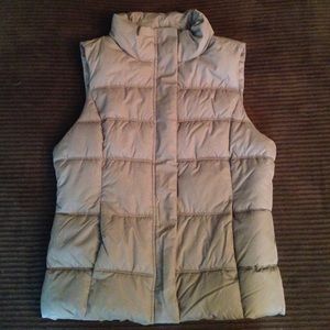 NEVER WORN Gap Vest
