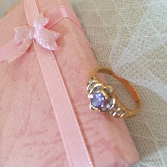 18 K gold ring with purple crystal & diamond