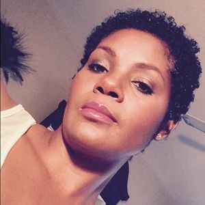 Meet your Posher, Monica