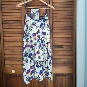 Light and flowery summer dress