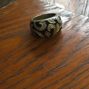 Gorgeous white gold ring with CZ accent!💕