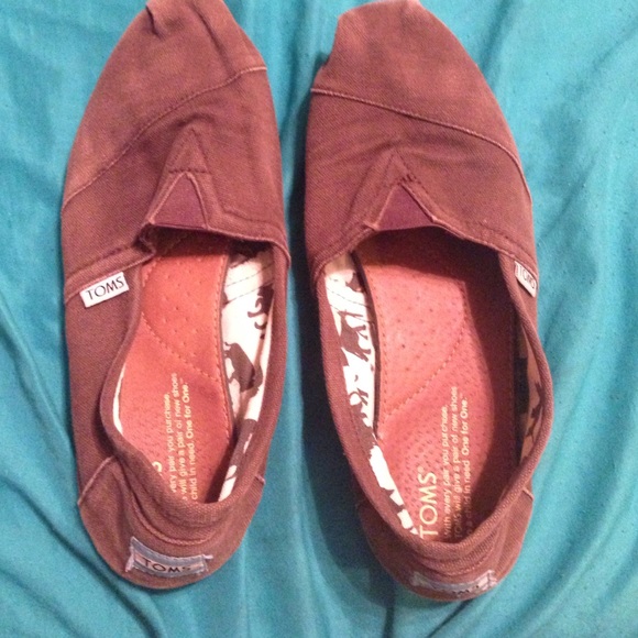 Brown toms