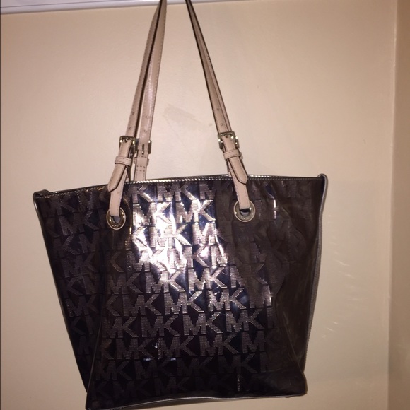 ⚡️REDUCTION ⚡️NOW $35-Michael Kors silver purse