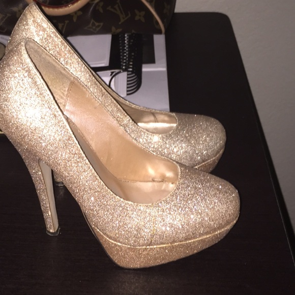 Sparkly gold heels - Picture 1 of 2