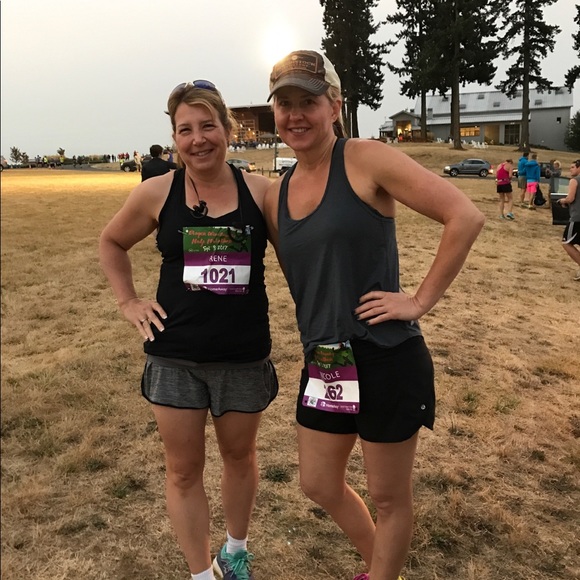 Meet your Posher, Nicole - Picture 8 of 8