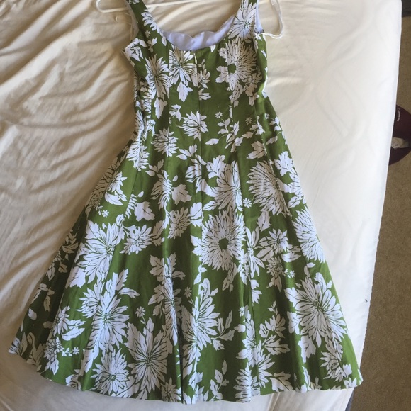 Dress - Picture 2 of 2