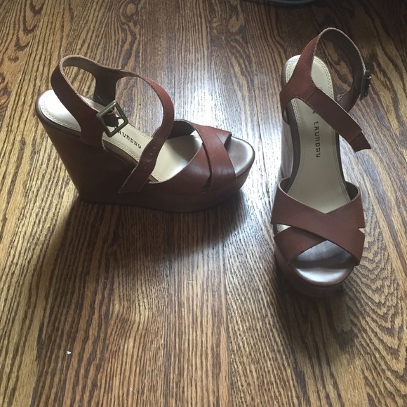 Chinese Laundry wedges