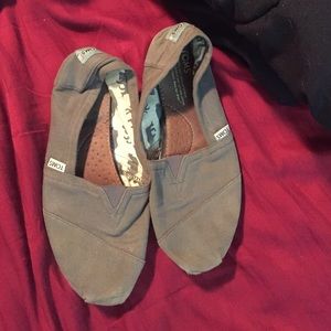 Gently used Toms