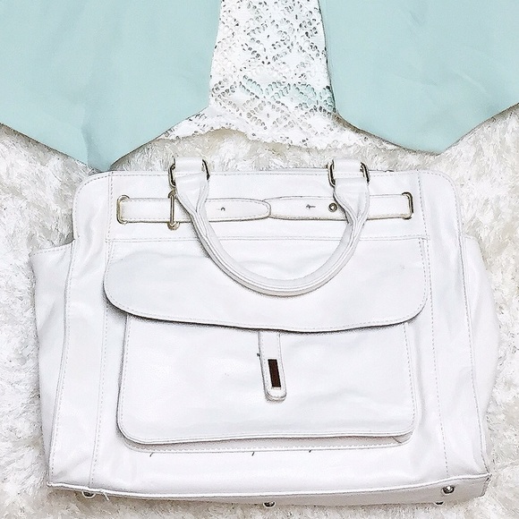 ✨ White Bag with shoulder straps
