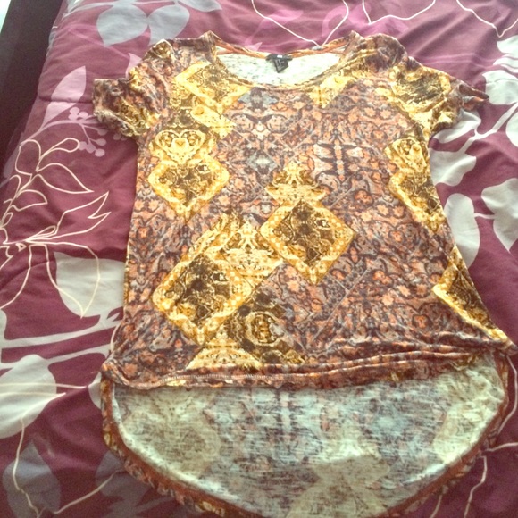 High low patterned shirt