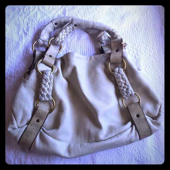 Tylie Malibu Purse - Picture 1 of 4