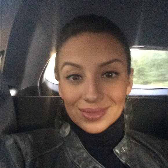 Meet your Posher, Beverly - Picture 1 of 1