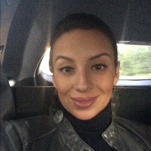 Meet your Posher, Beverly