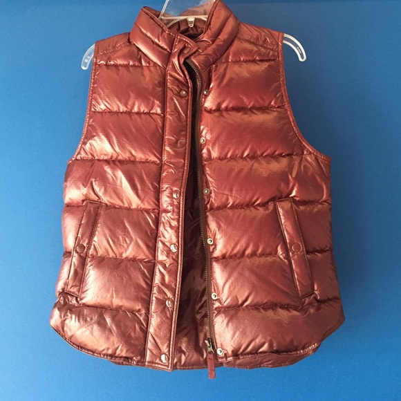 Maroon color vest