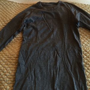 Long sleeve lululemon workout top
