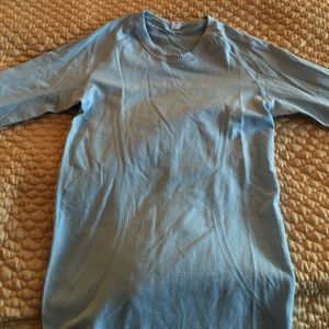 Long sleeve lululemon workout top