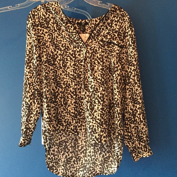 V neck pocket top