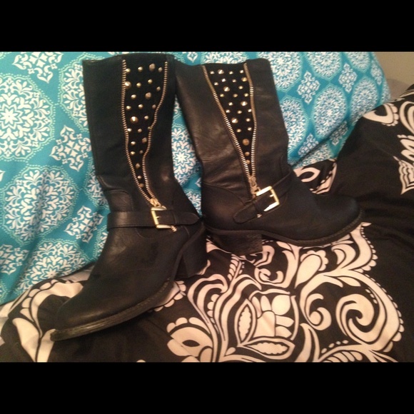 Boots!! - Picture 1 of 1