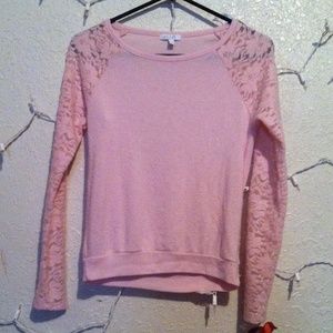 💕Light Pink Long Sleeve Shirt w/ Lace💕