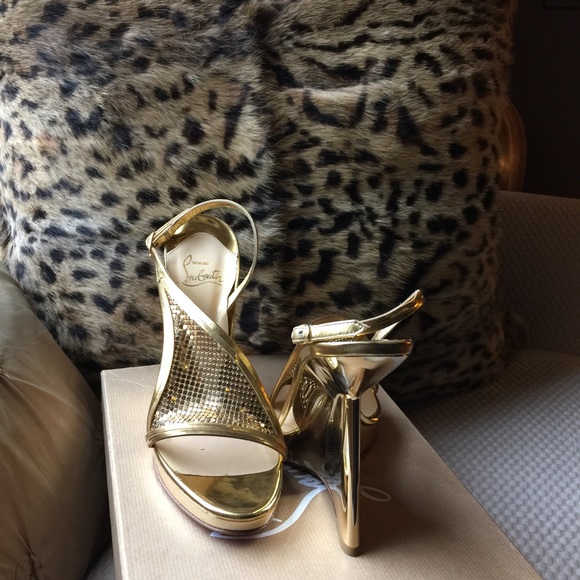 Shoes - Picture 2 of 3