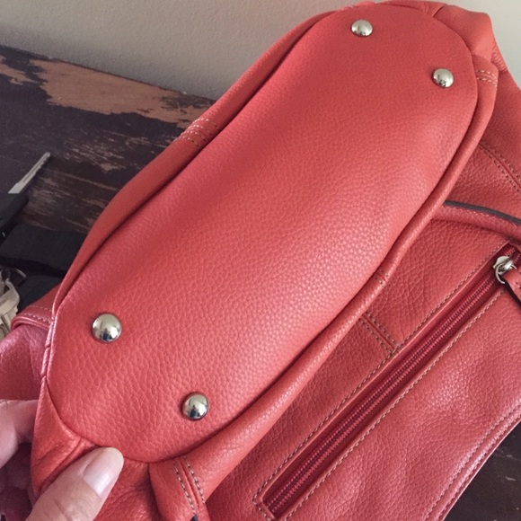 Tignanello Pumpkin colored Leather handbag - Picture 3 of 4