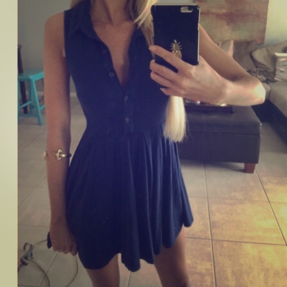 ‼️SOLD ON VINTED‼️UO collared navy blue dress