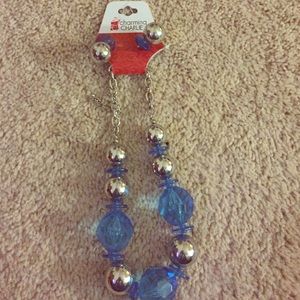 Vibrant blue Necklace and Earring set!