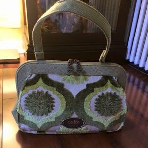 Petunia pickle bottom cake clutch