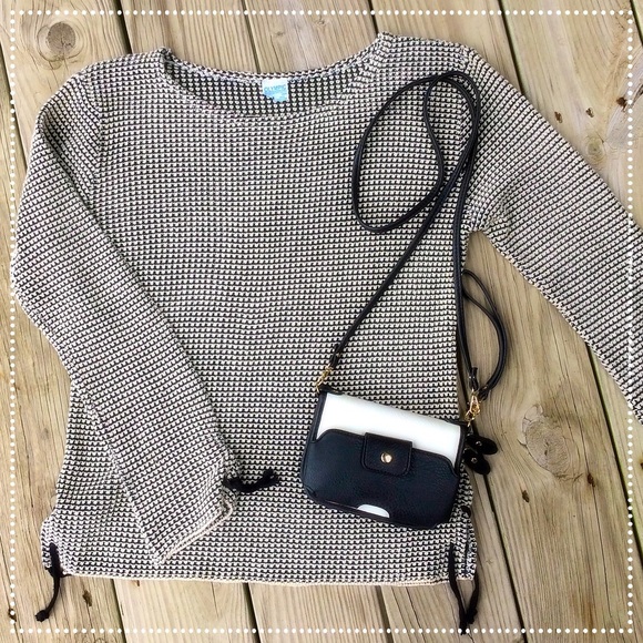 Sweaters - Cream/Black Knit Sweater