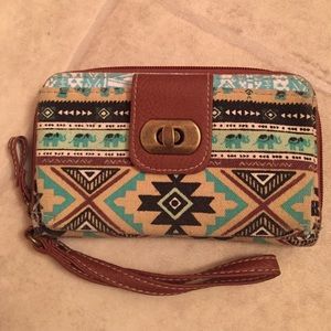 🚫SOLD🚫Aztec print elephant phone clutch !
